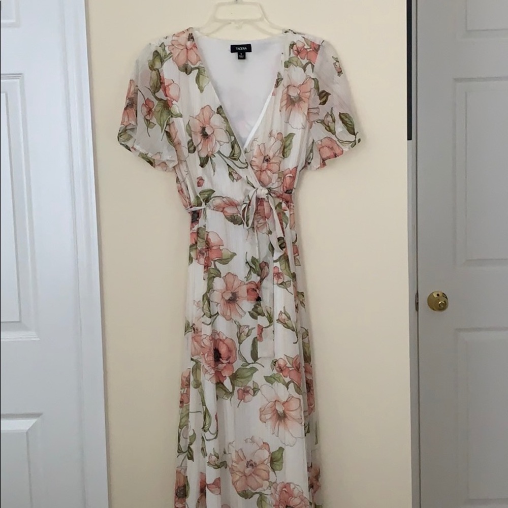 Summer tie up floral dress !